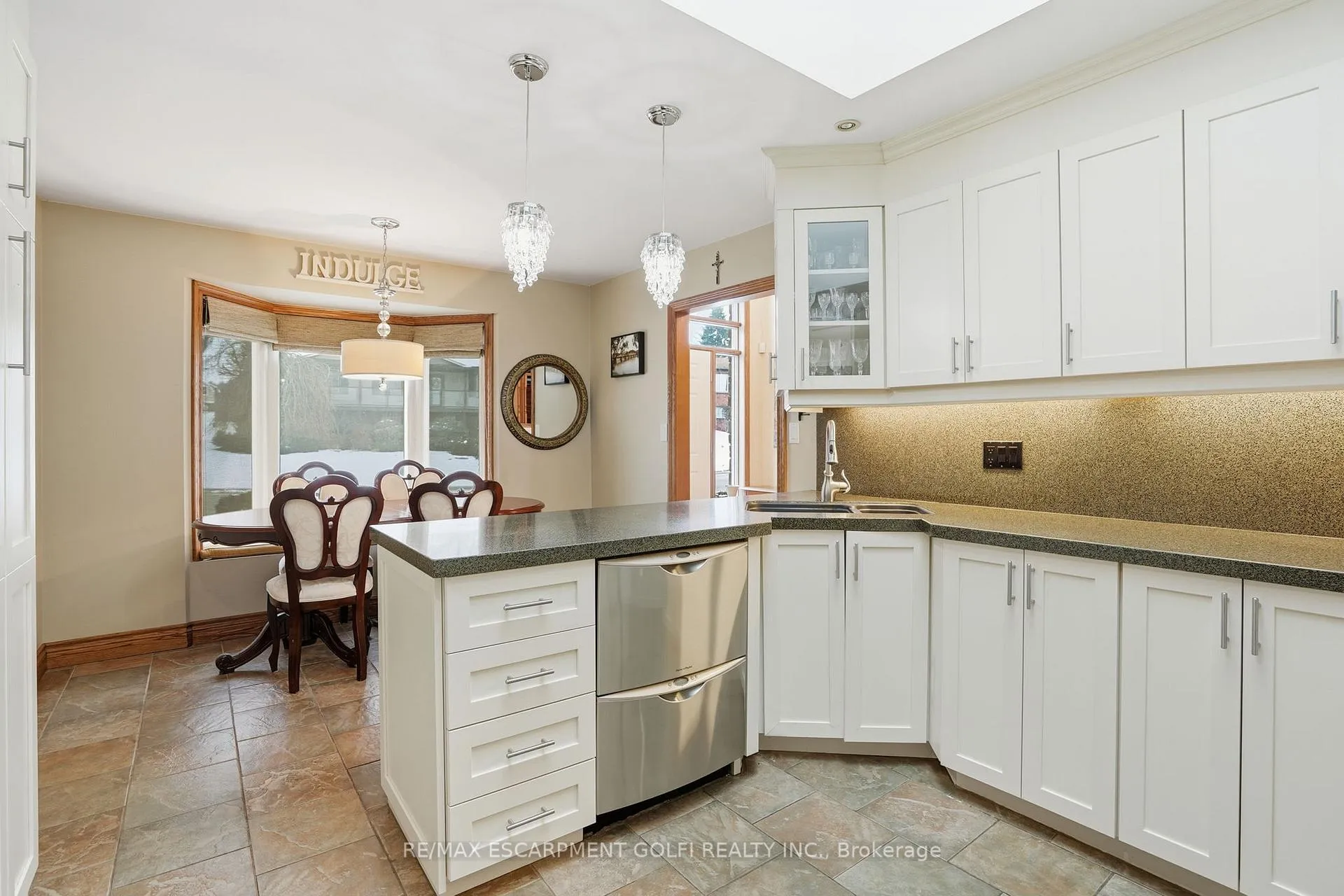 Photo 6 of 9 Lamb Court, Haldimand — HOMEH