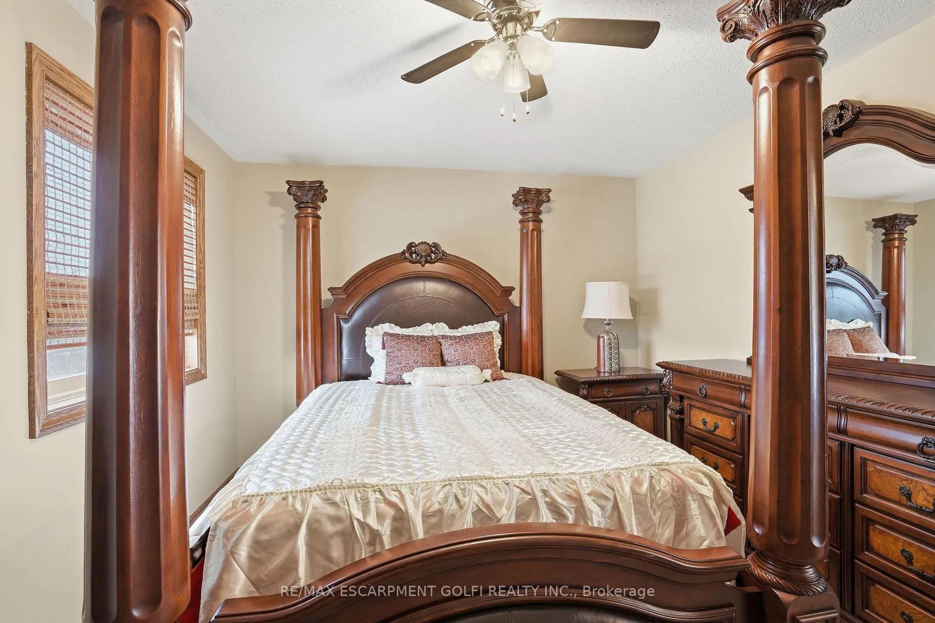 Photo 11 of 9 Lamb Court, Haldimand — HOMEH