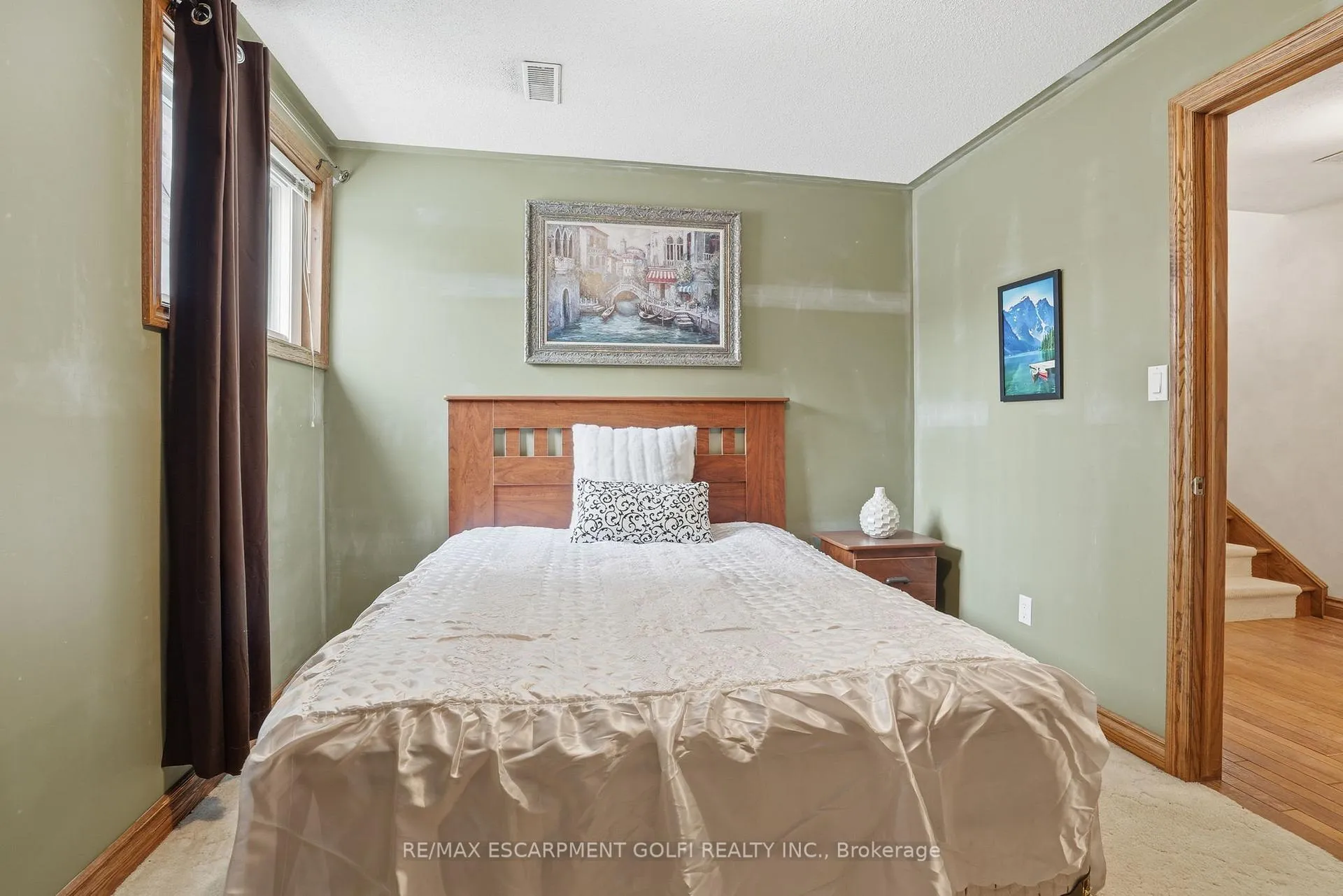 Photo 26 of 9 Lamb Court, Haldimand — HOMEH