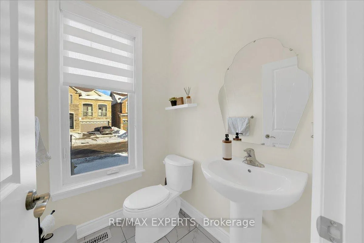Photo 6 of 42 Lorne Thomas Place, New Tecumseth, Rural New Tecumseth — HOMEH