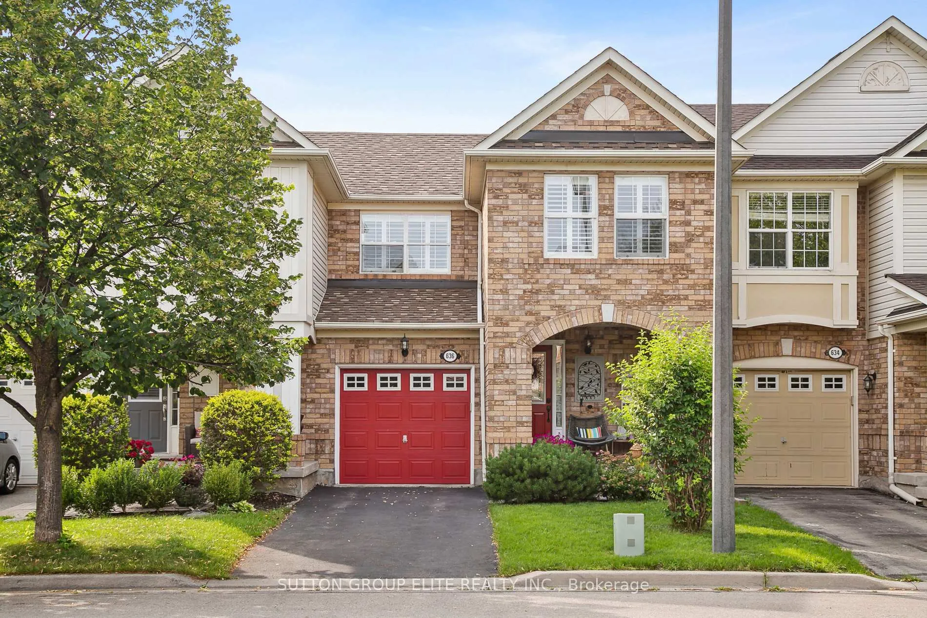 Front of 636 Porter Way