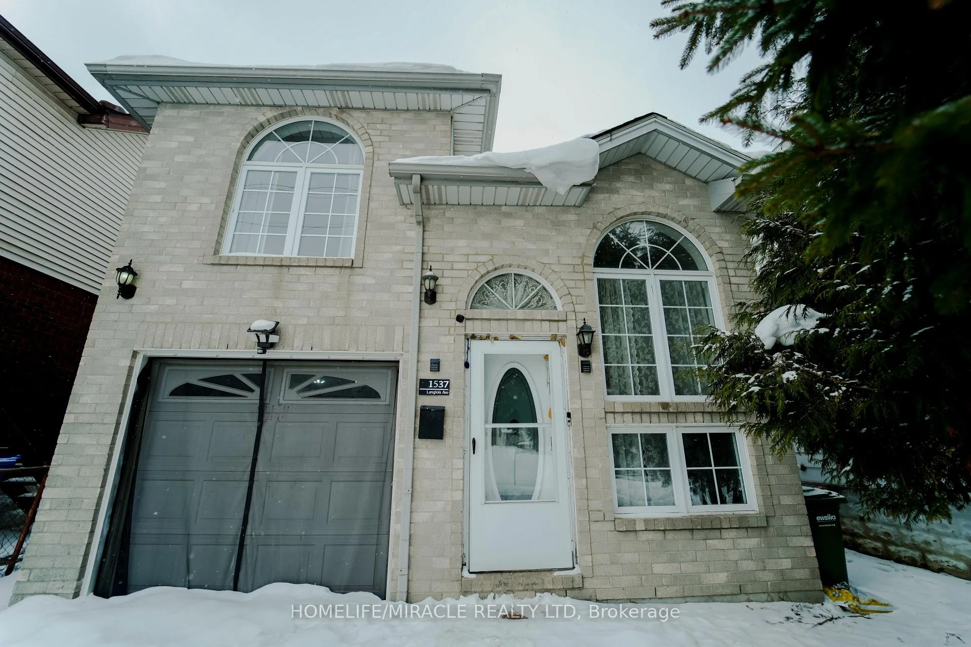 Front of 1537 Langlois Avenue
