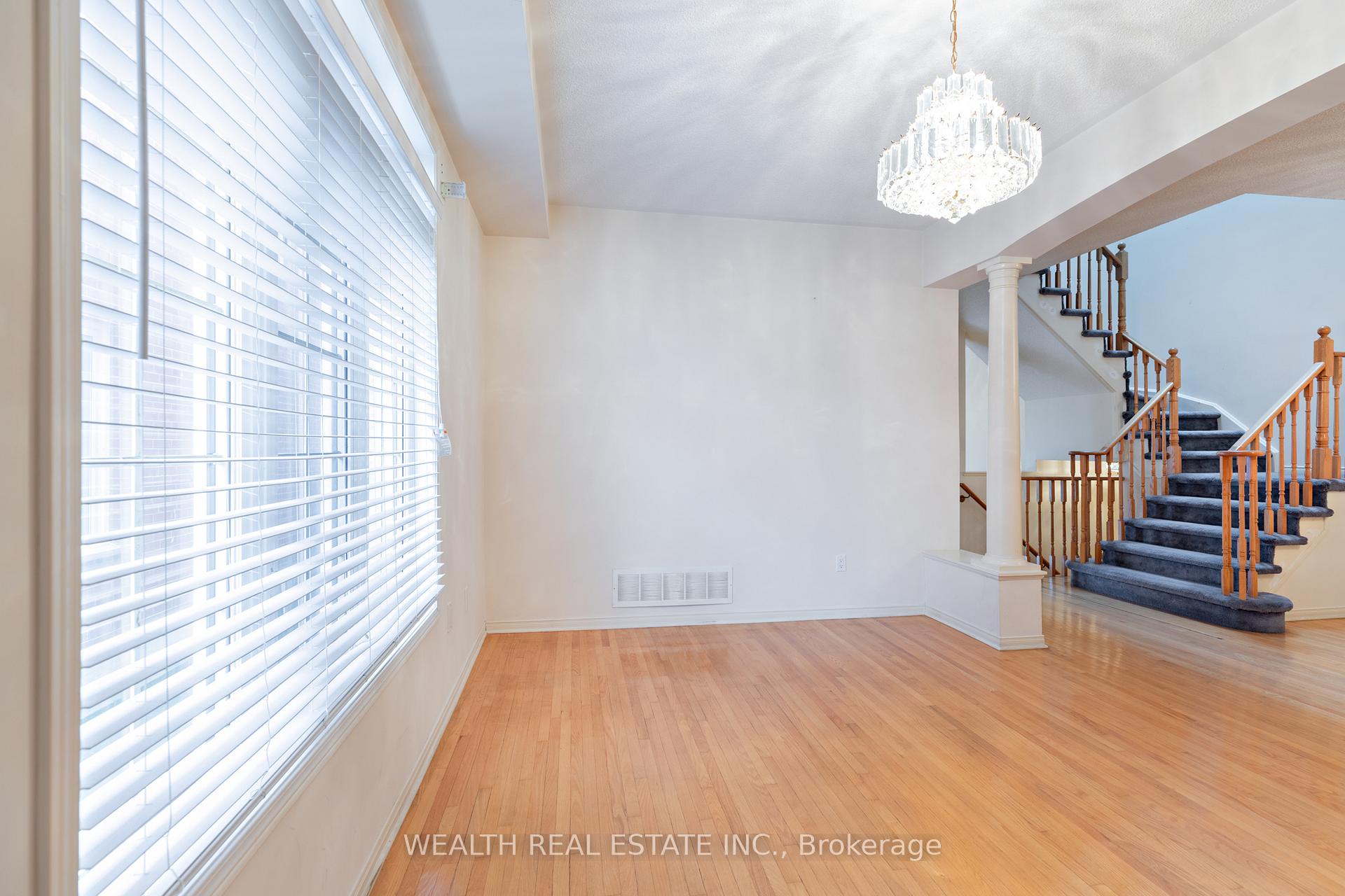 Photo 4 of 89 Snowdon Circle, Markham, Markville — HOMEH