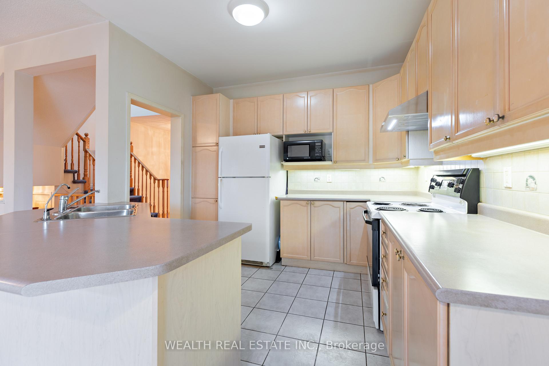 Photo 8 of 89 Snowdon Circle, Markham, Markville — HOMEH