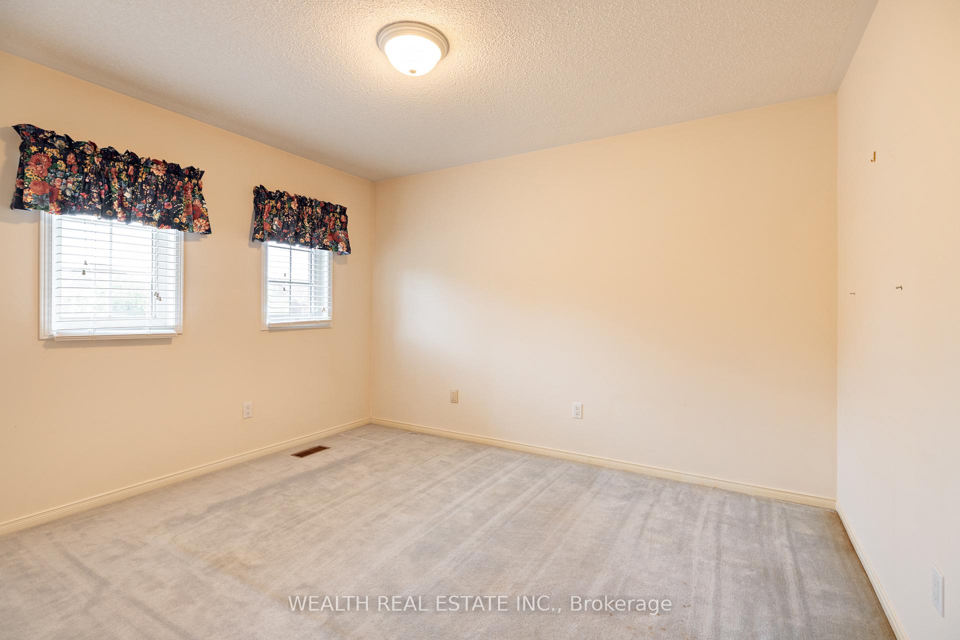 Photo 18 of 89 Snowdon Circle, Markham, Markville — HOMEH