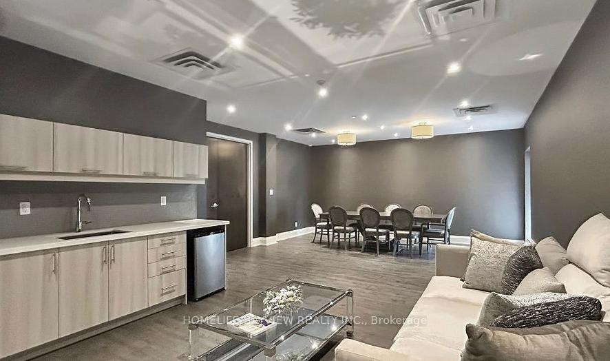 Photo 18 of Unit 415, 15277 Yonge Street, Aurora, Aurora Village — HOMEH