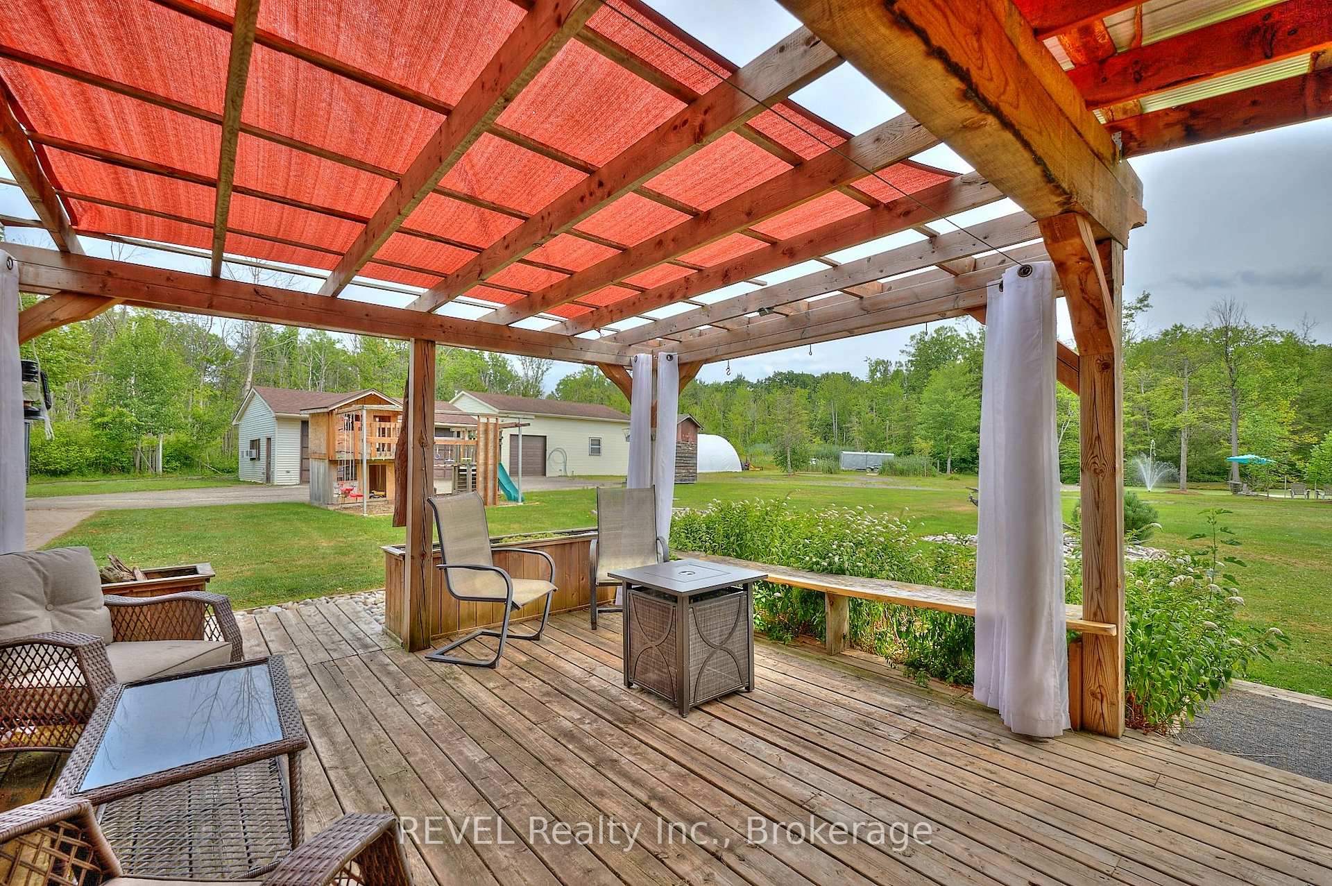Photo 10 of 740 Highway 20, Pelham, Fenwick — HOMEH