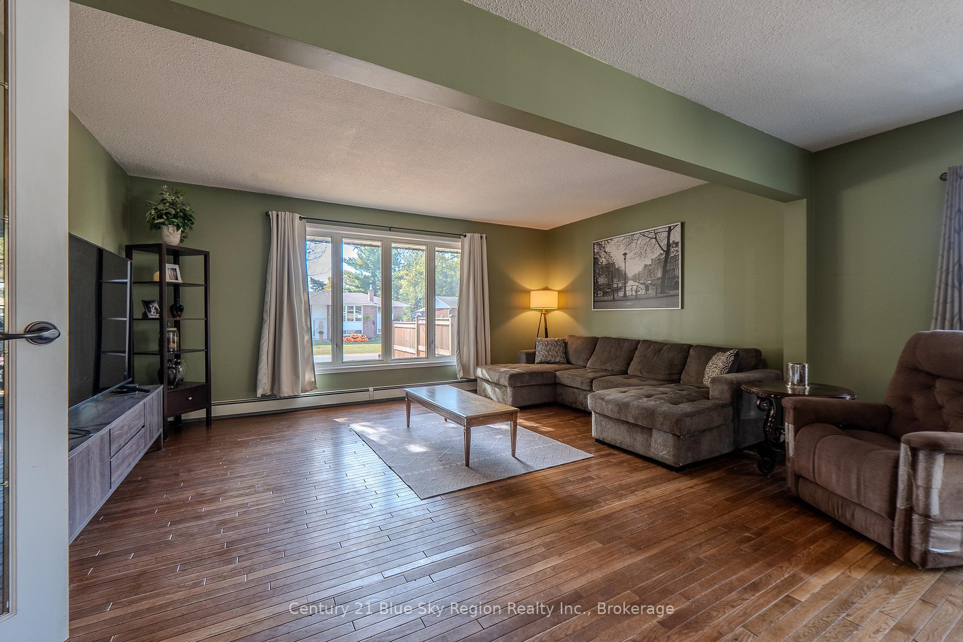 Photo 14 of 61 Third Street, West Nipissing, Sturgeon Falls — HOMEH