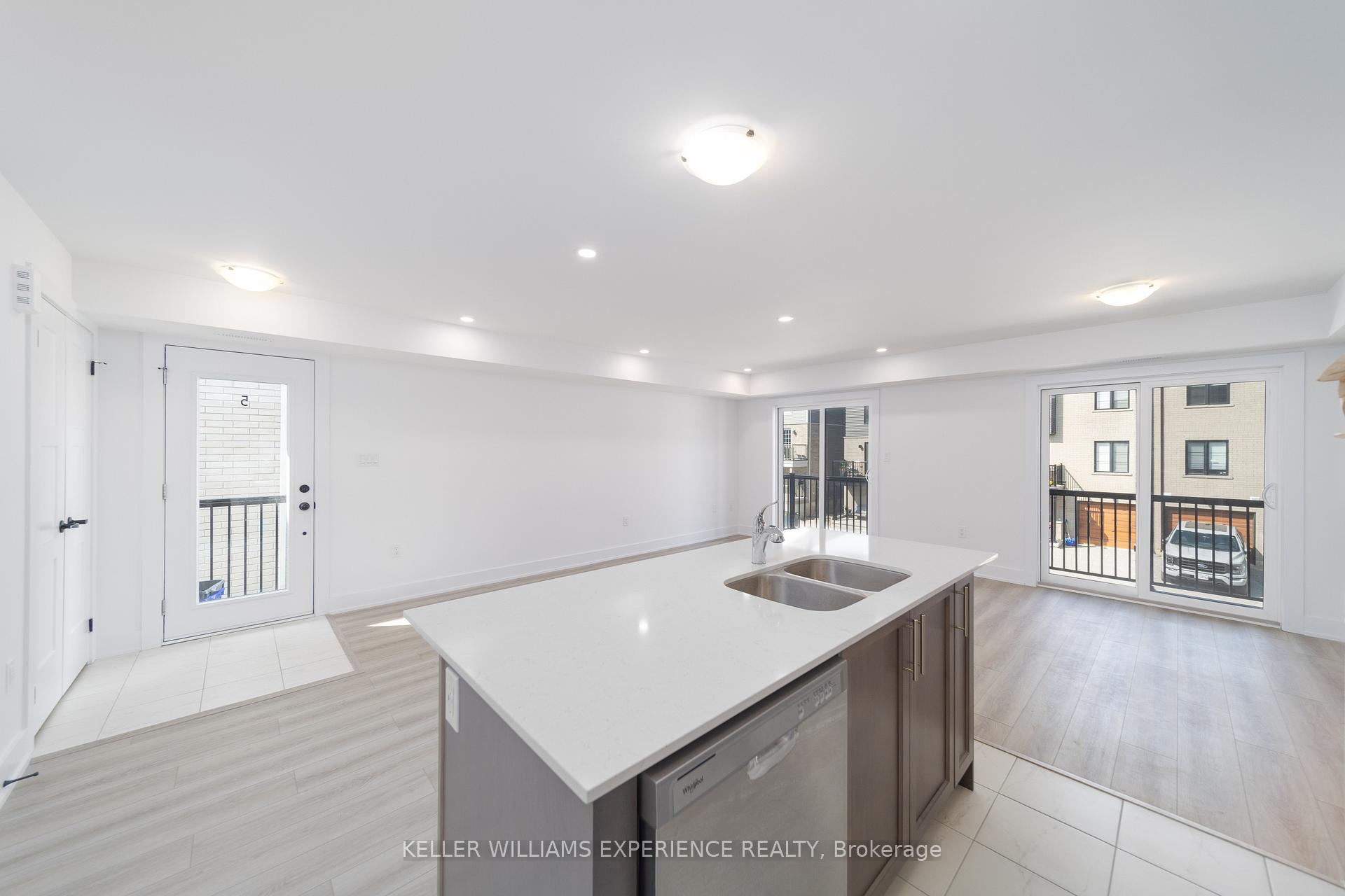 Photo 6 of Unit 5, 32 Wagon Lane, Barrie, Innis-Shore — HOMEH