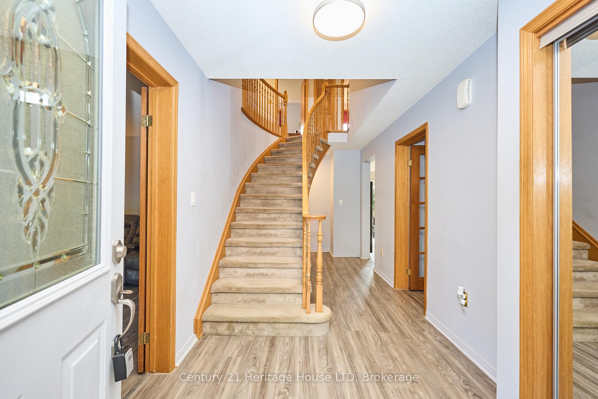 Photo 5 of 18 Bascary Crescent, St. Catharines, Rykert/Vansickle — HOMEH