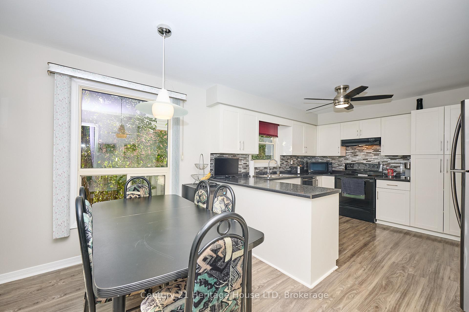 Photo 11 of 18 Bascary Crescent, St. Catharines, Rykert/Vansickle — HOMEH