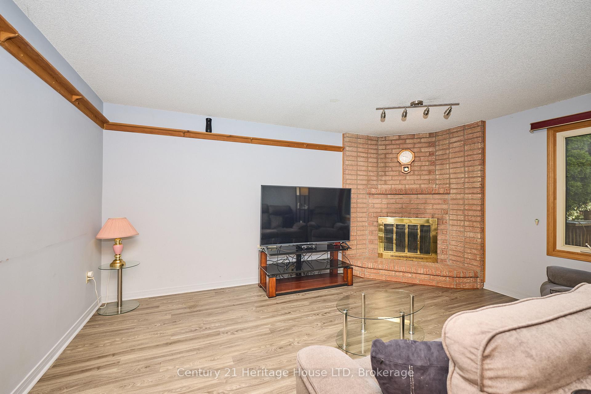 Photo 14 of 18 Bascary Crescent, St. Catharines, Rykert/Vansickle — HOMEH