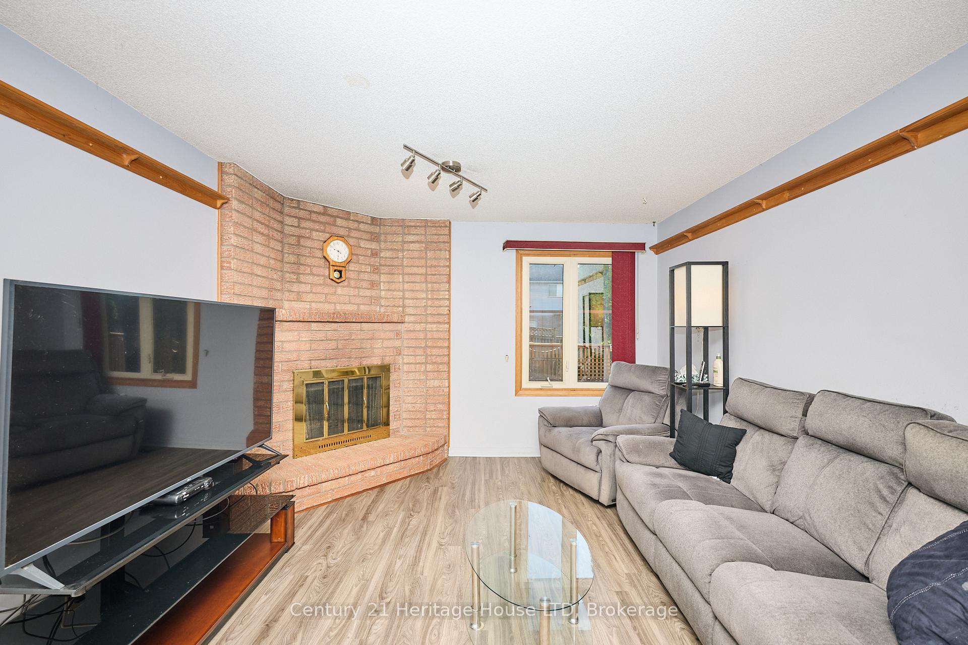 Photo 15 of 18 Bascary Crescent, St. Catharines, Rykert/Vansickle — HOMEH