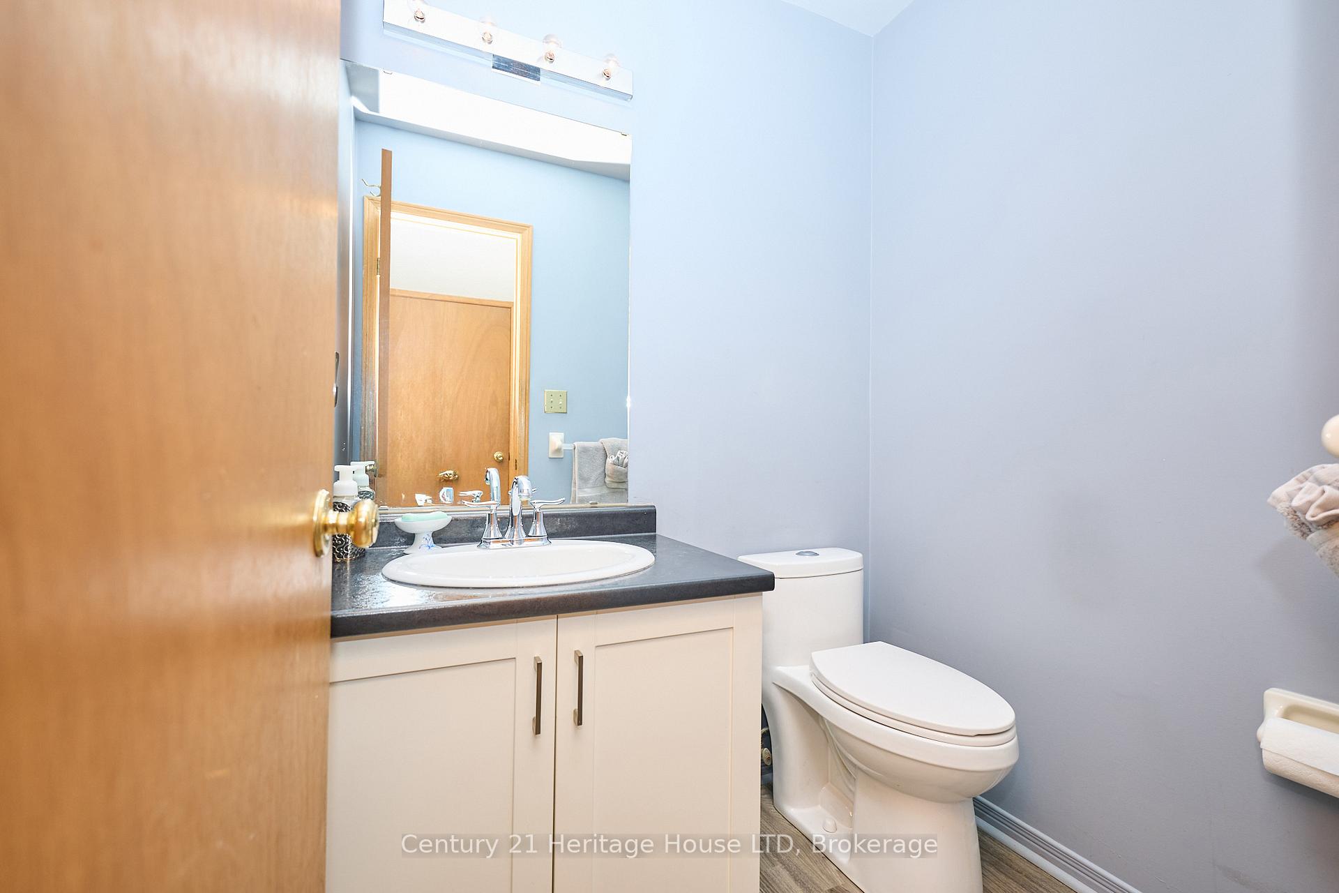 Photo 16 of 18 Bascary Crescent, St. Catharines, Rykert/Vansickle — HOMEH