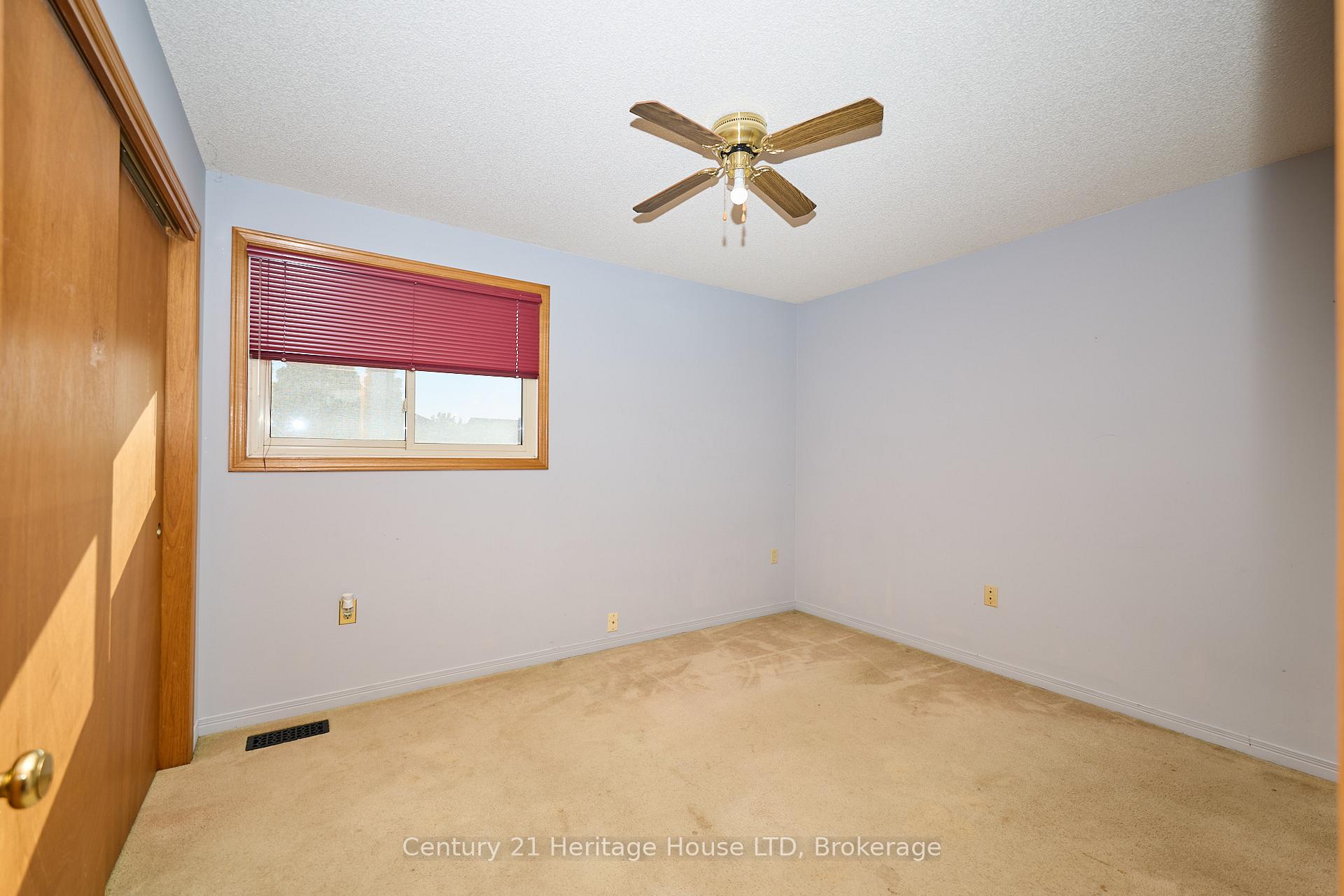 Photo 23 of 18 Bascary Crescent, St. Catharines, Rykert/Vansickle — HOMEH