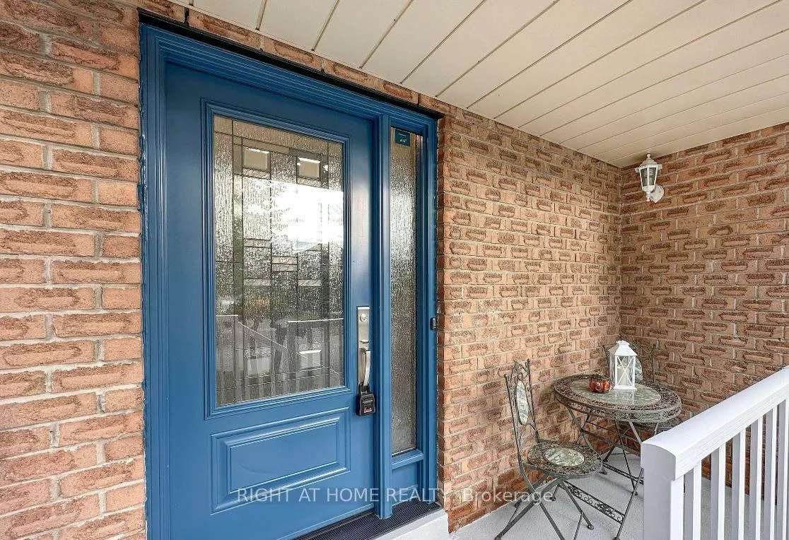 Photo 2 of 43 Wright Crescent, Ajax, Central — HOMEH