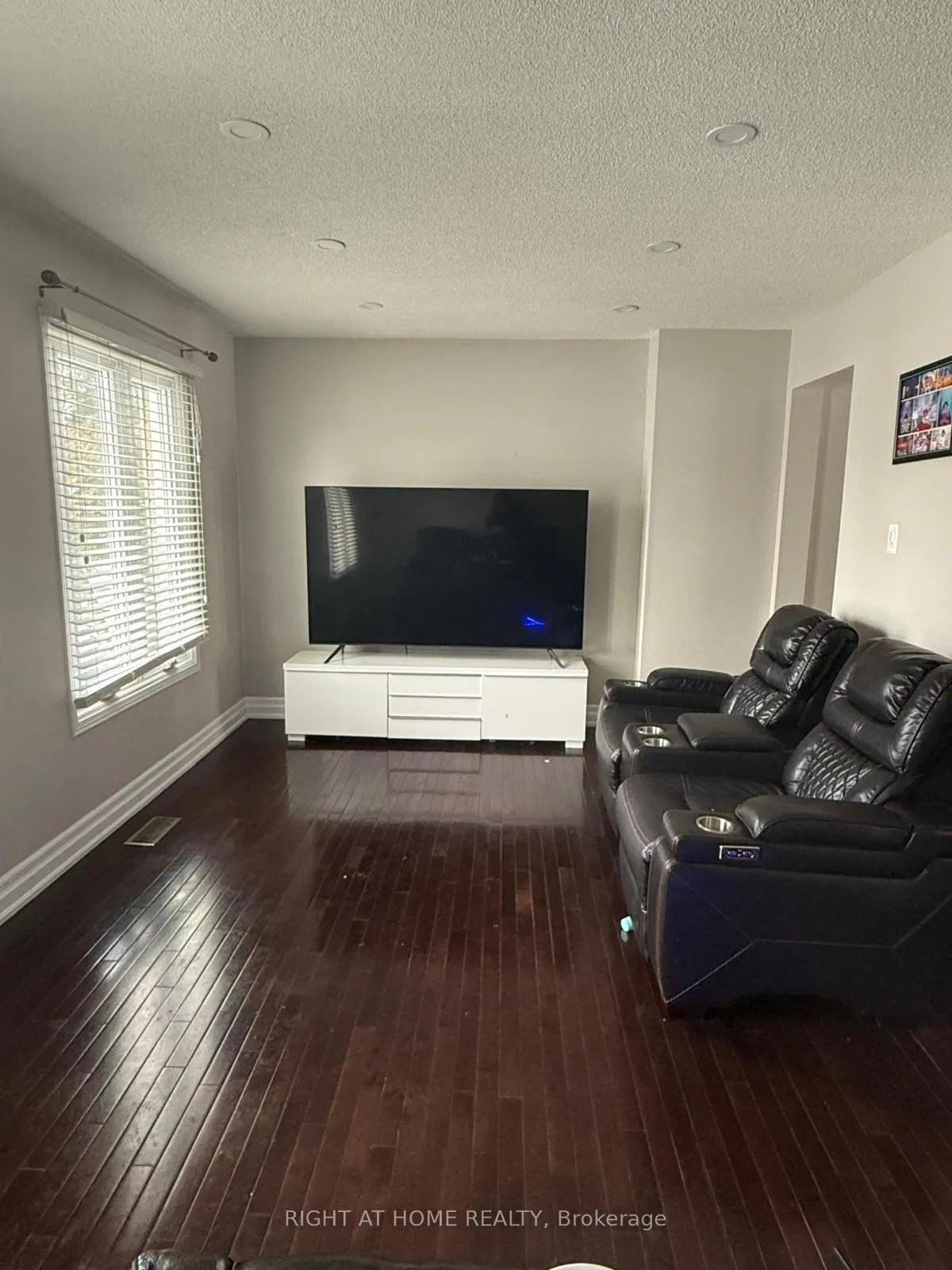 Photo 3 of 43 Wright Crescent, Ajax, Central — HOMEH