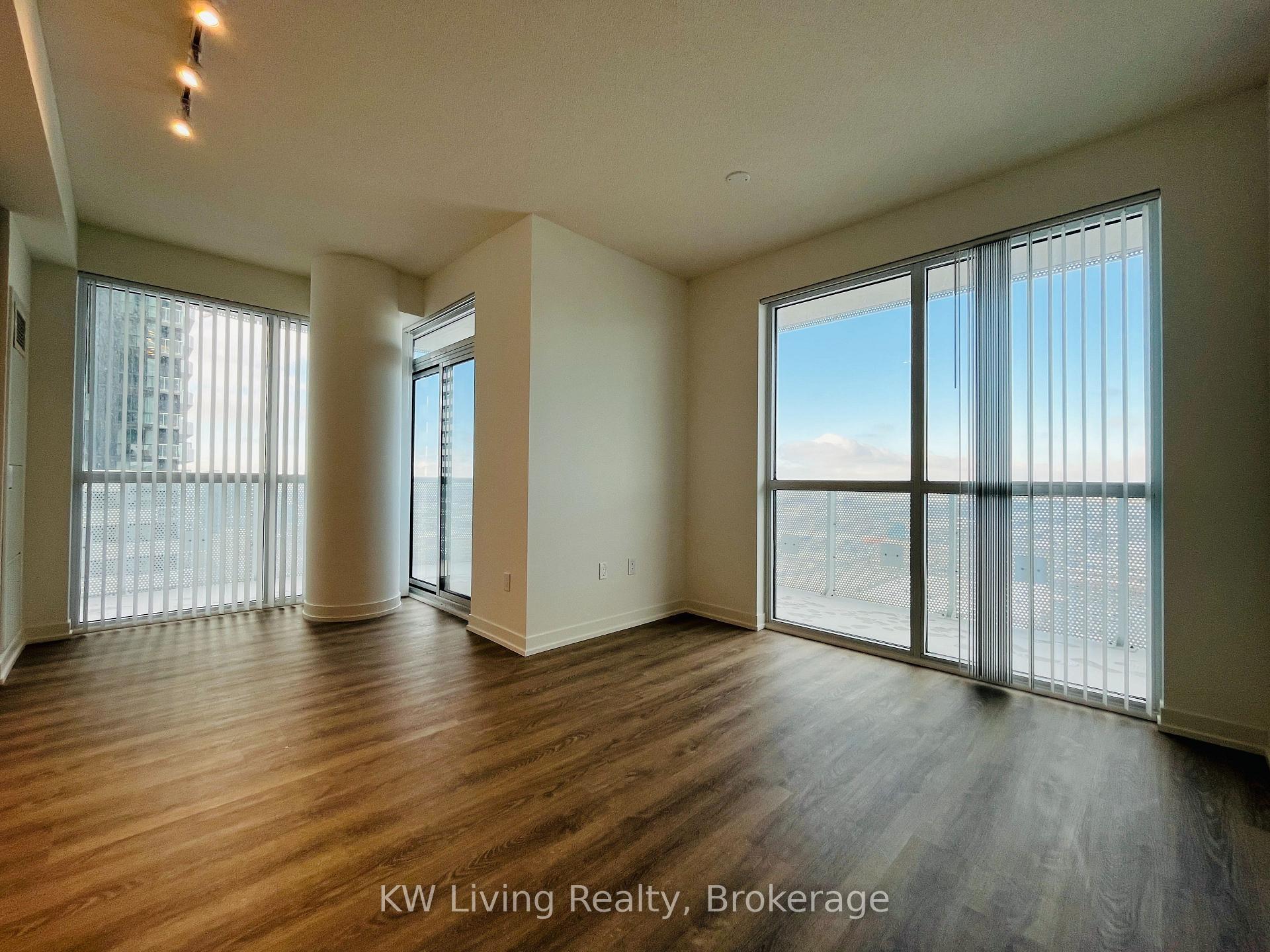 Photo 4 of Unit 3302, 8 Interchange Way, Vaughan, Vaughan Corporate Centre — HOMEH