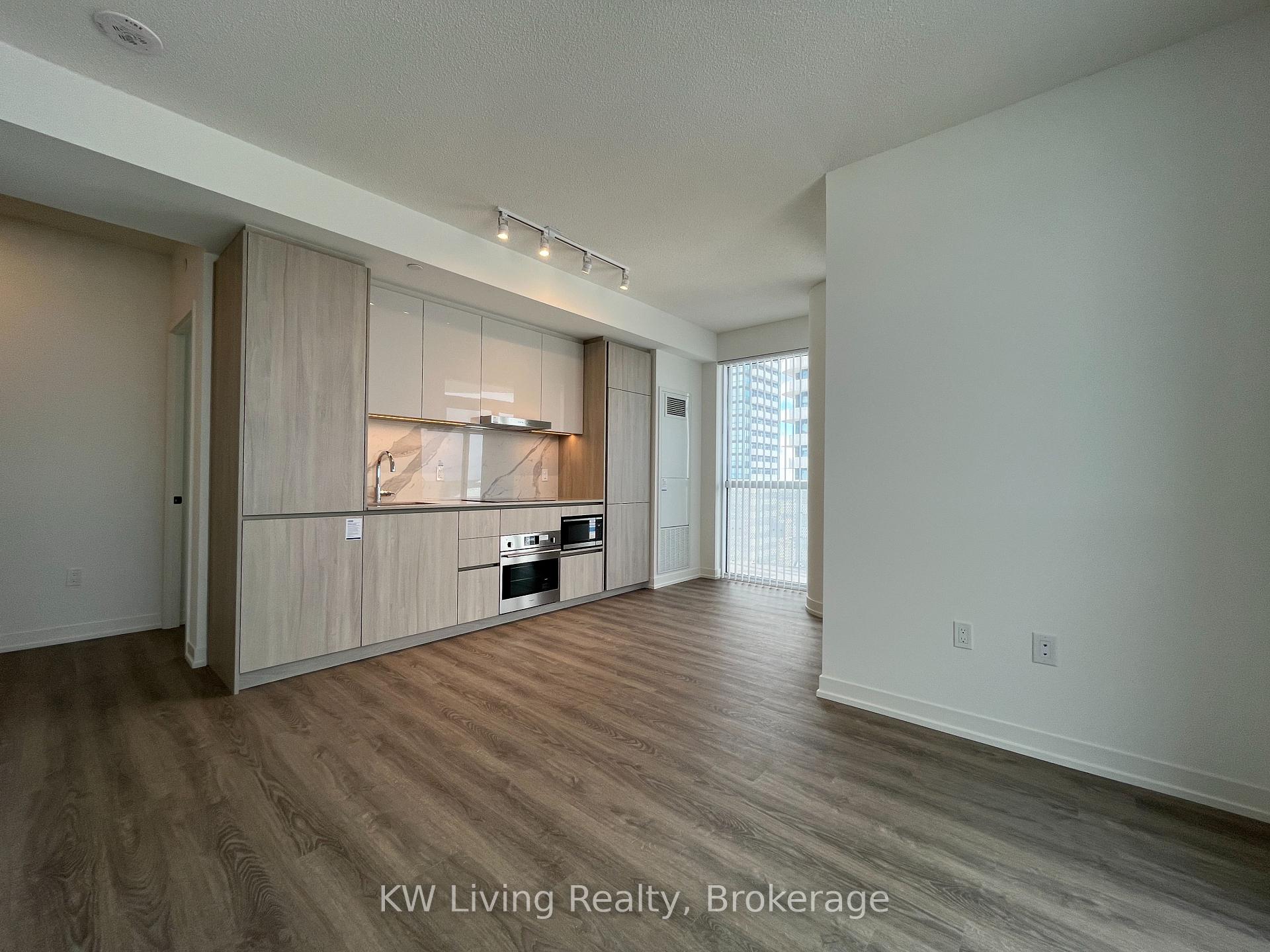 Photo 8 of Unit 3302, 8 Interchange Way, Vaughan, Vaughan Corporate Centre — HOMEH
