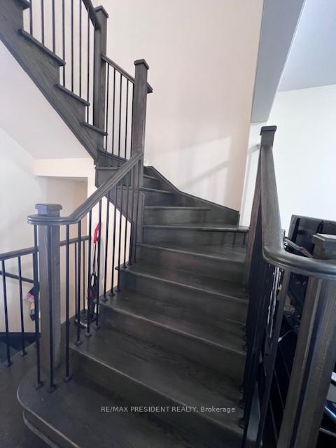 Photo 4 of 50 Beasley Grove, Hamilton, Ancaster — HOMEH