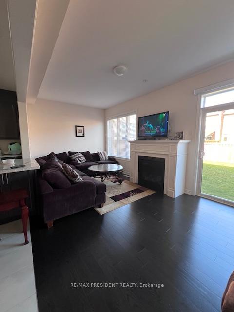 Photo 6 of 50 Beasley Grove, Hamilton, Ancaster — HOMEH