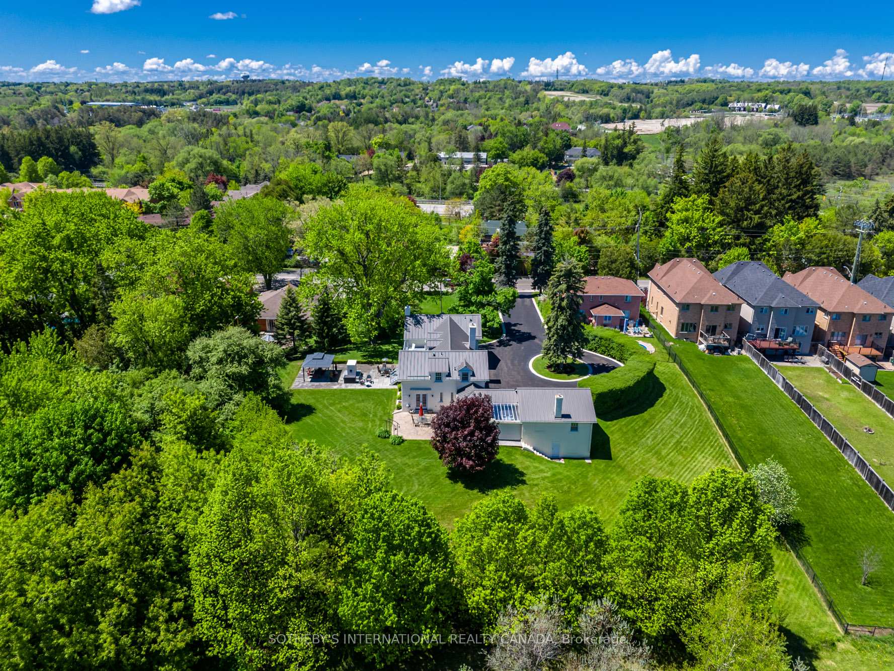 Photo 1 of 220 Old Yonge Street, Aurora, Aurora Village — HOMEH