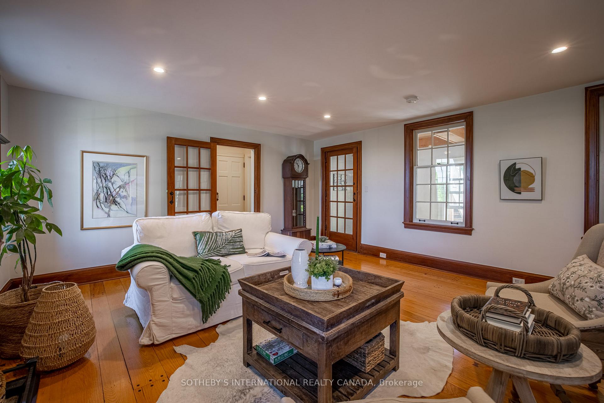 Photo 15 of 220 Old Yonge Street, Aurora, Aurora Village — HOMEH