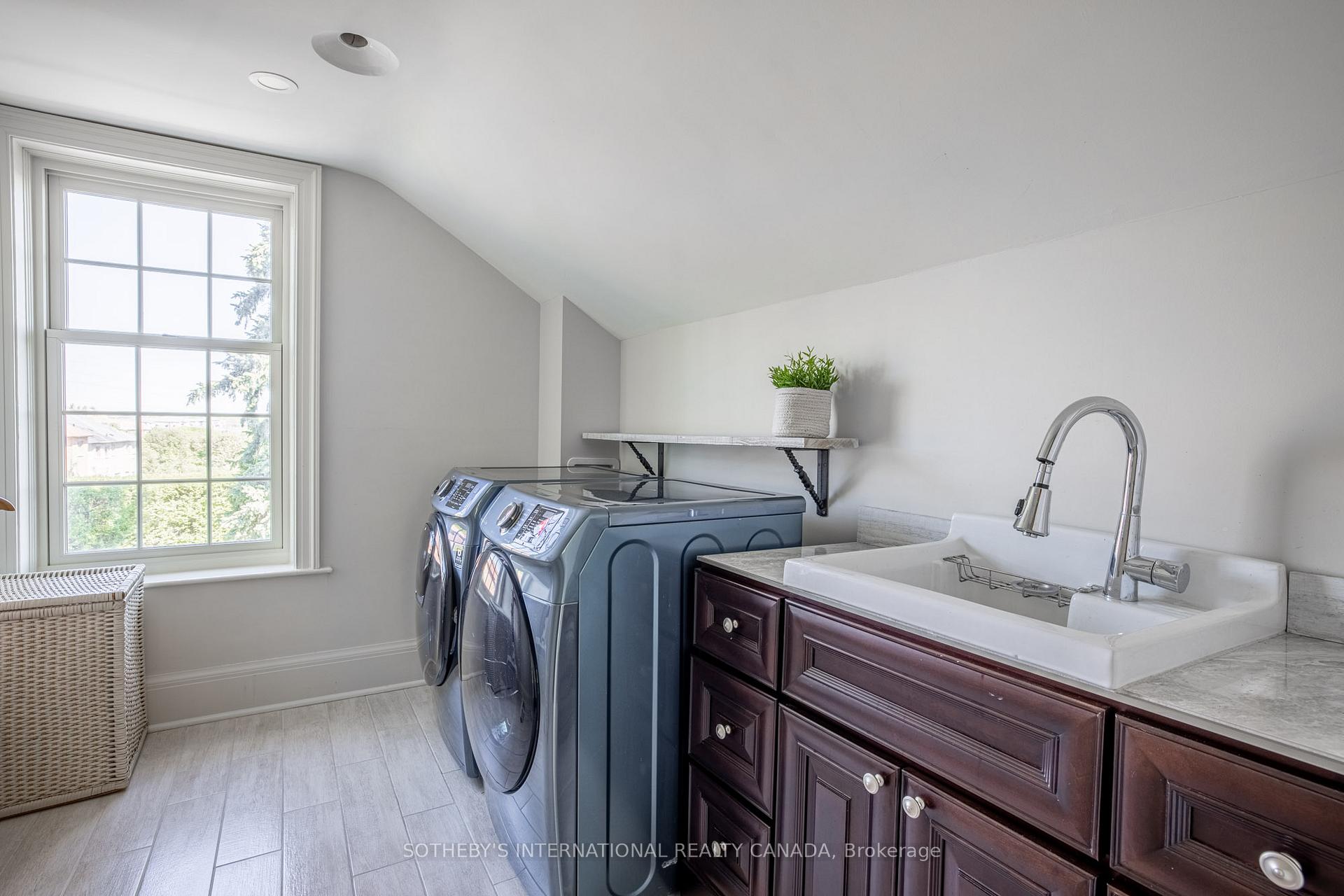 Photo 32 of 220 Old Yonge Street, Aurora, Aurora Village — HOMEH