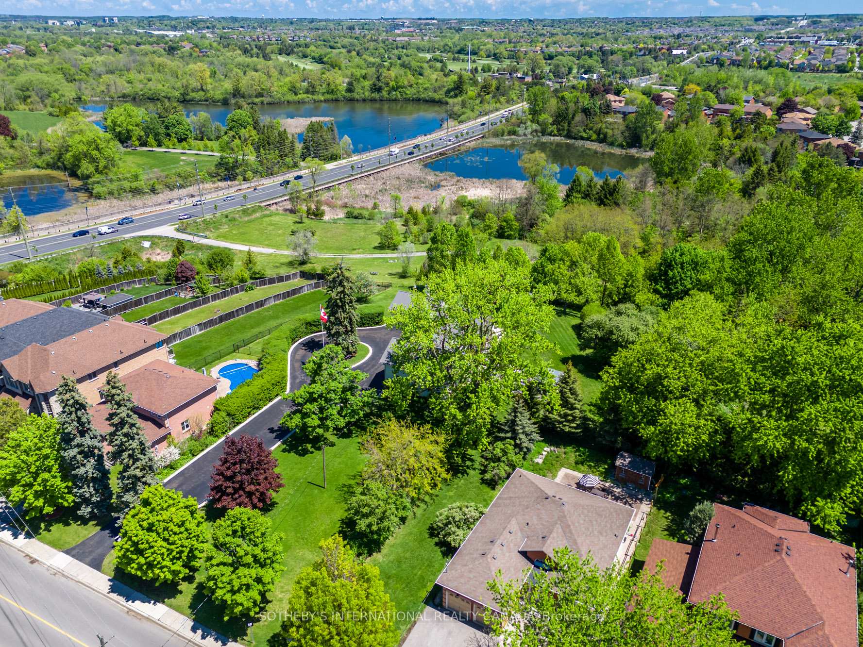 Photo 43 of 220 Old Yonge Street, Aurora, Aurora Village — HOMEH