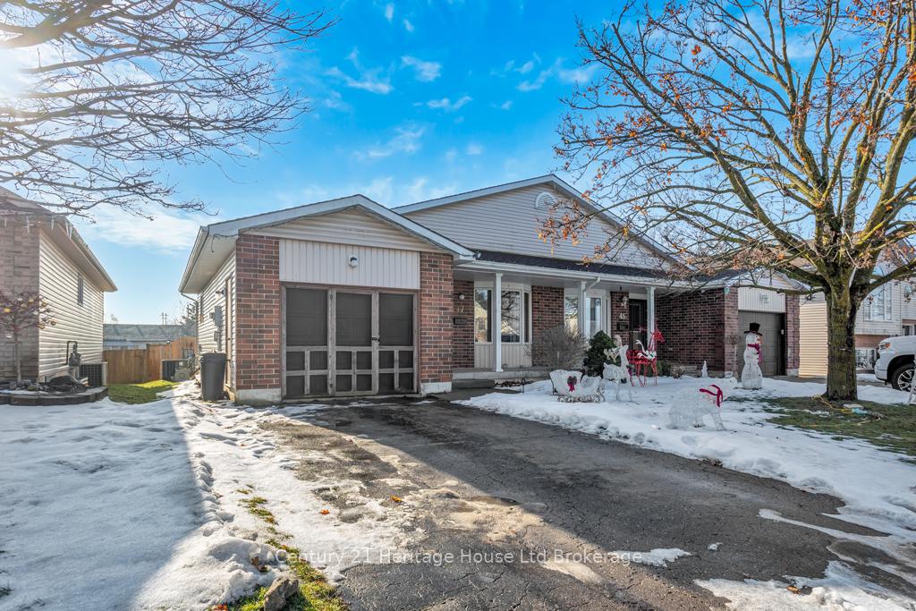 Photo 2 of 47 Beckett Boulevard, Tillsonburg — HOMEH