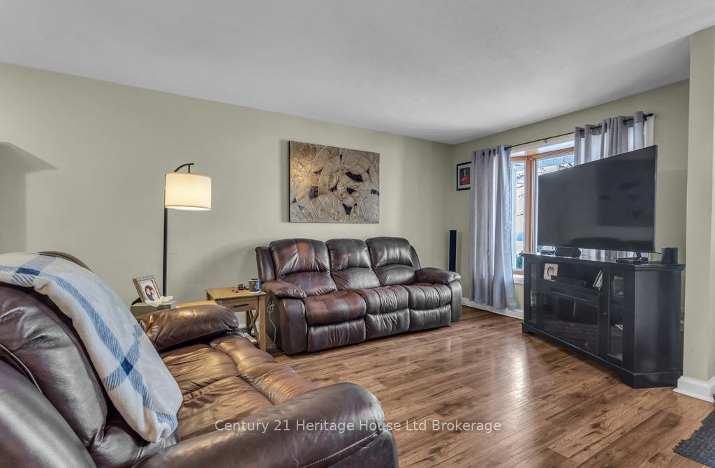 Photo 6 of 47 Beckett Boulevard, Tillsonburg — HOMEH