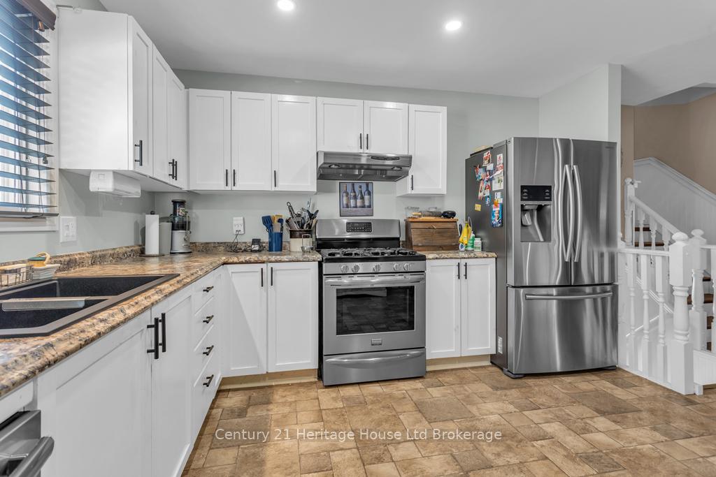 Photo 8 of 47 Beckett Boulevard, Tillsonburg — HOMEH
