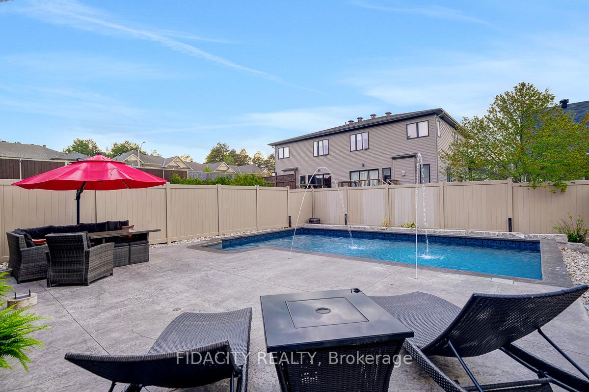 Photo 28 of 547 Parade Drive, Ottawa, Stittsville (South) — HOMEH