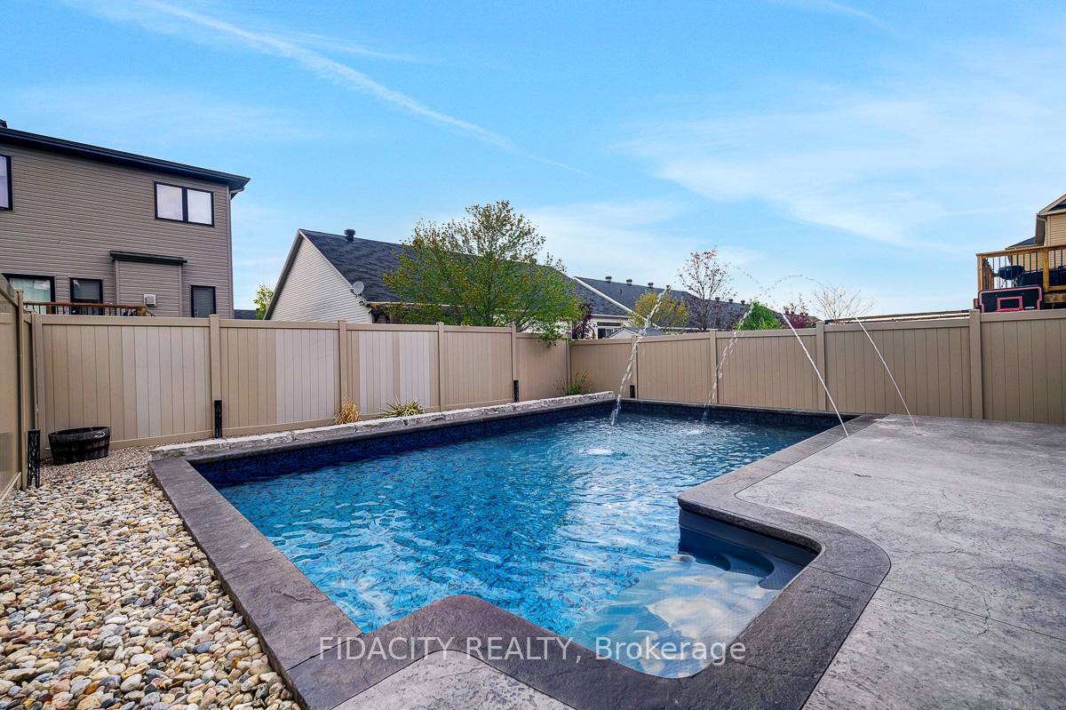 Photo 29 of 547 Parade Drive, Ottawa, Stittsville (South) — HOMEH