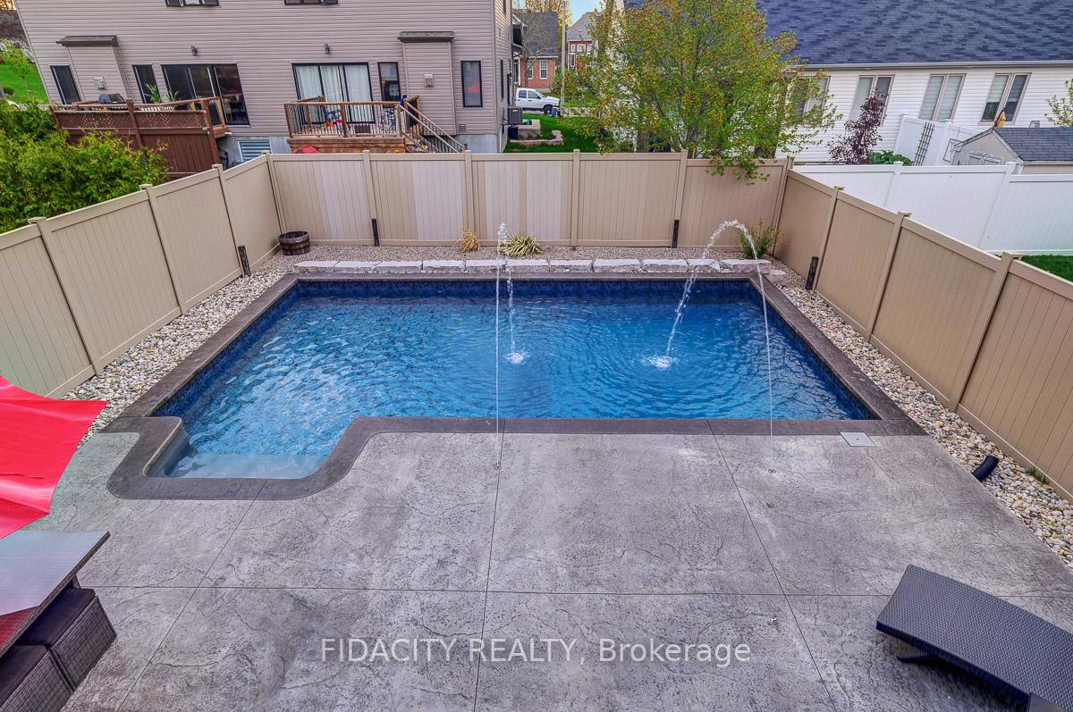 Photo 32 of 547 Parade Drive, Ottawa, Stittsville (South) — HOMEH