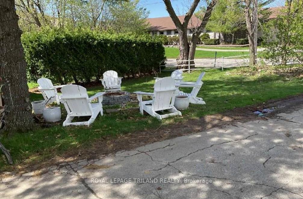 Photo 10 of 1965 Highland Heights, London, South P — HOMEH