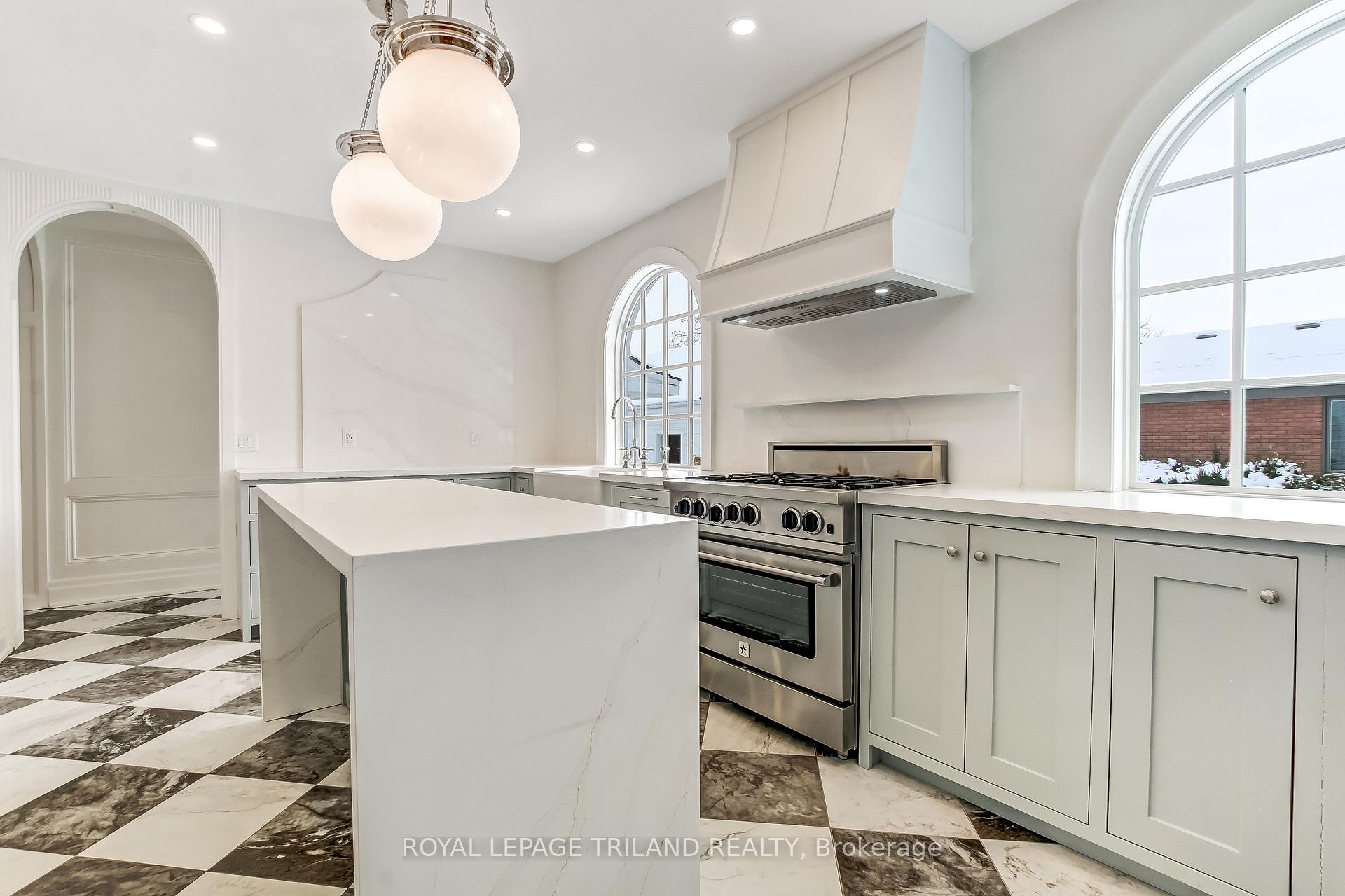Photo 14 of 1965 Highland Heights, London, South P — HOMEH