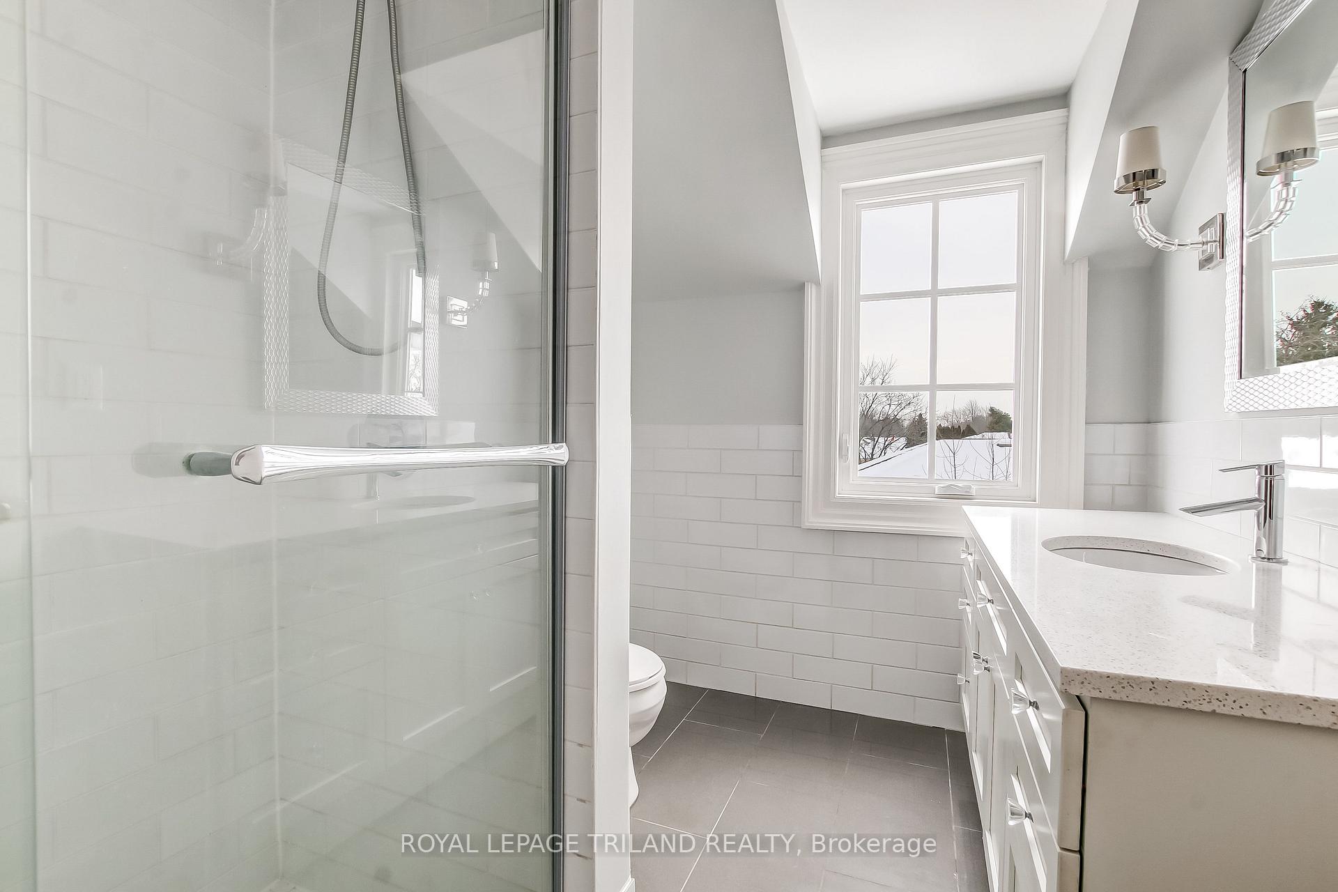 Photo 34 of 1965 Highland Heights, London, South P — HOMEH