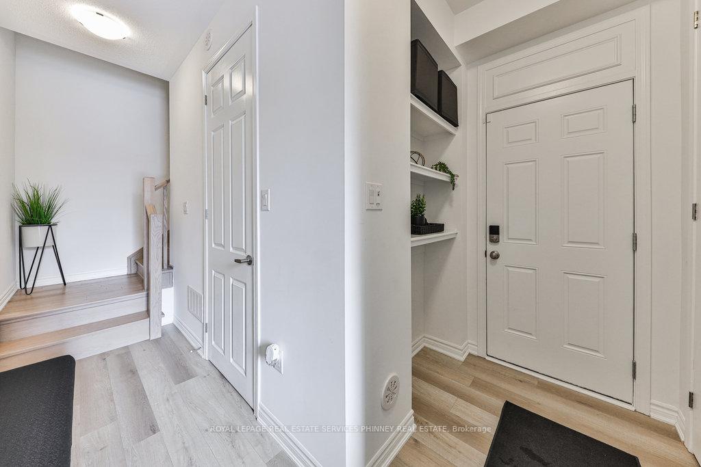 Photo 4 of 1841 Thames Circle, Milton, Bowes — HOMEH