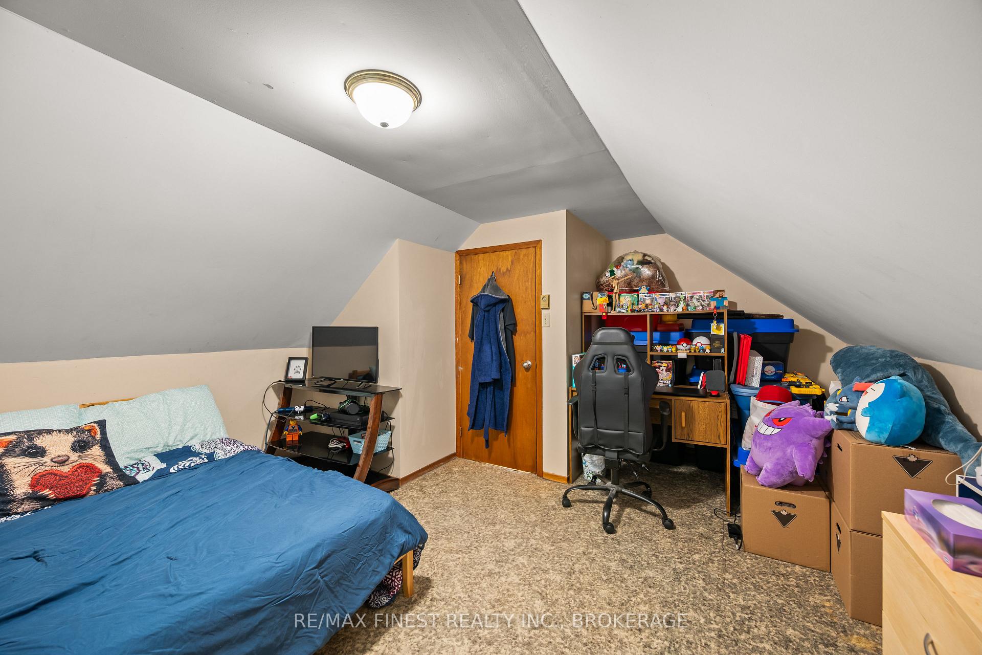 Photo 25 of 5593 Perth Road Crescent, Frontenac, Frontenac South — HOMEH