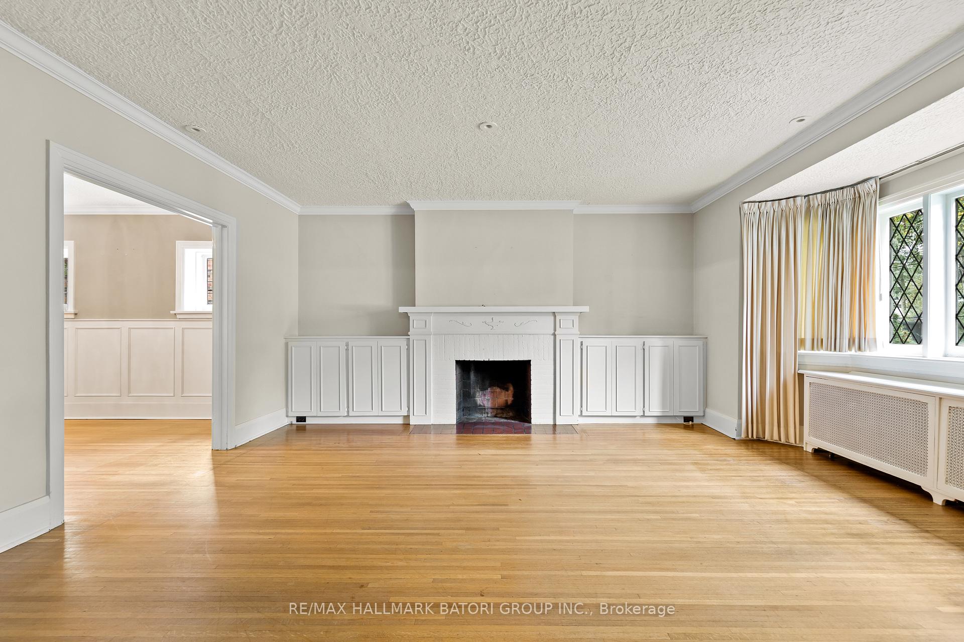 Photo 3 of 37 Elderwood Drive, Toronto, Forest Hill South — HOMEH