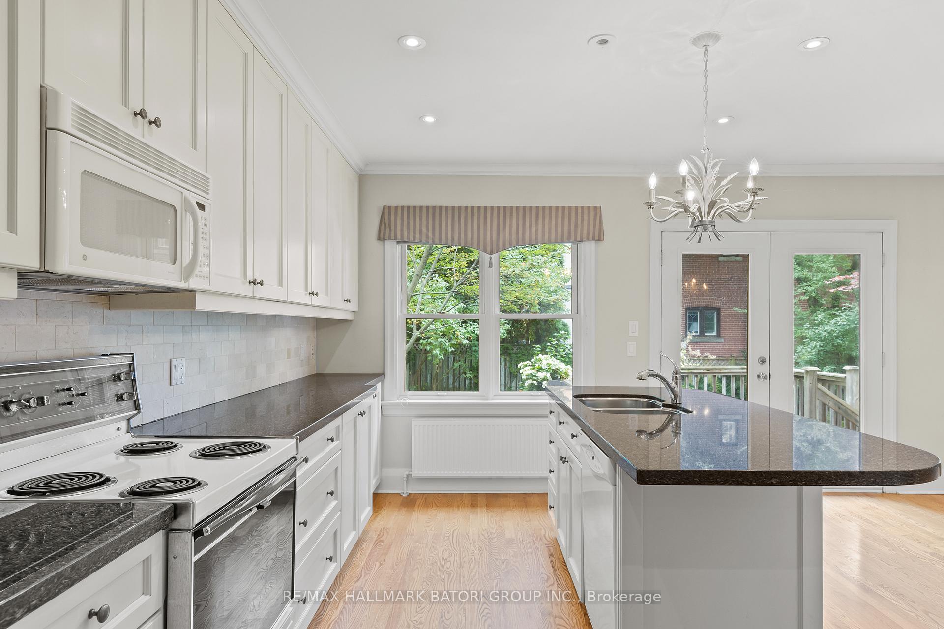 Photo 8 of 37 Elderwood Drive, Toronto, Forest Hill South — HOMEH