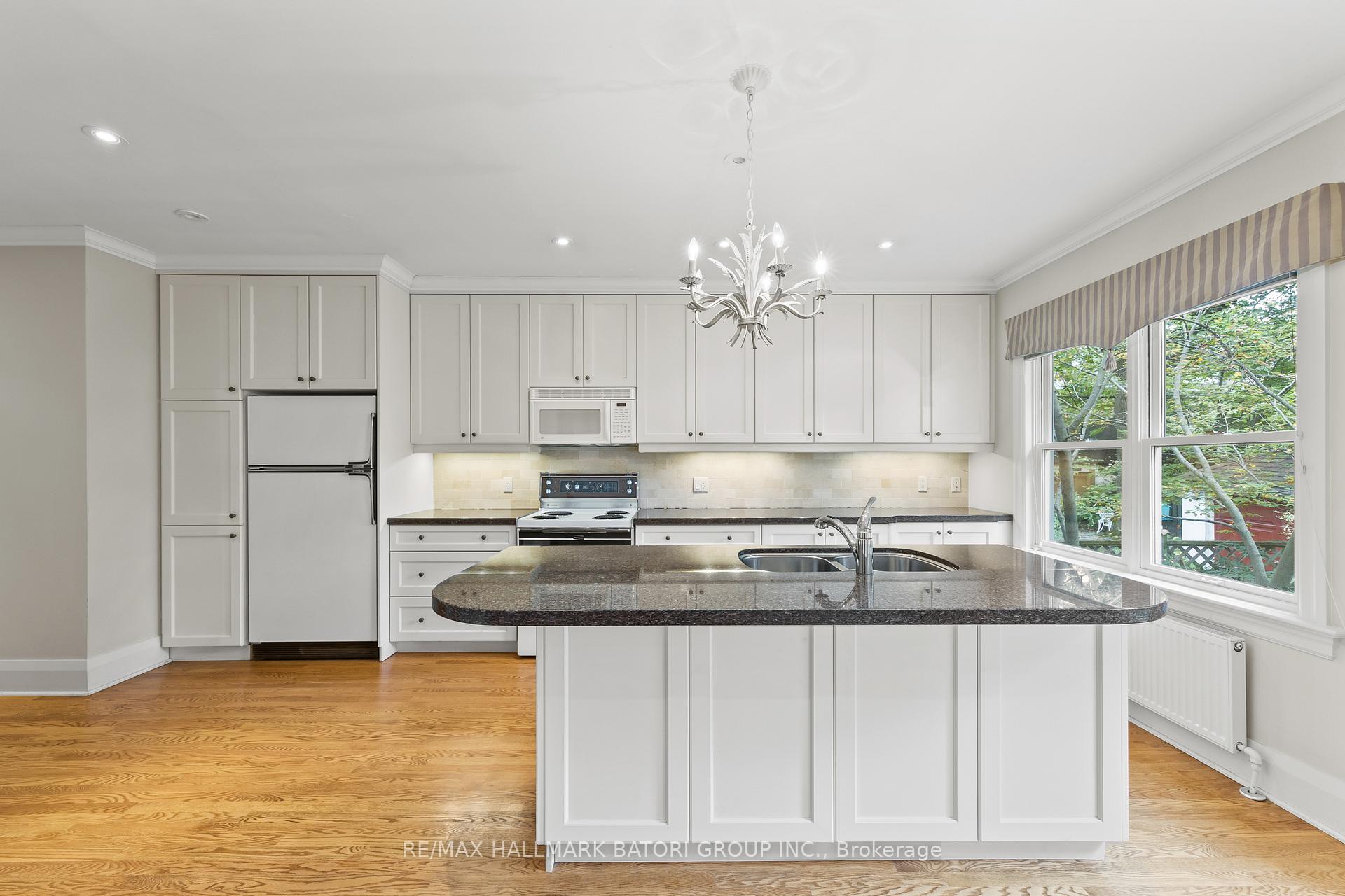 Photo 9 of 37 Elderwood Drive, Toronto, Forest Hill South — HOMEH