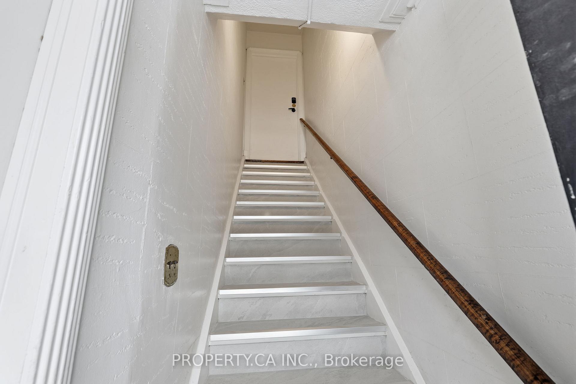 Photo 4 of Unit 2, 117 Cheritan Avenue, Toronto, Lawrence Park South — HOMEH