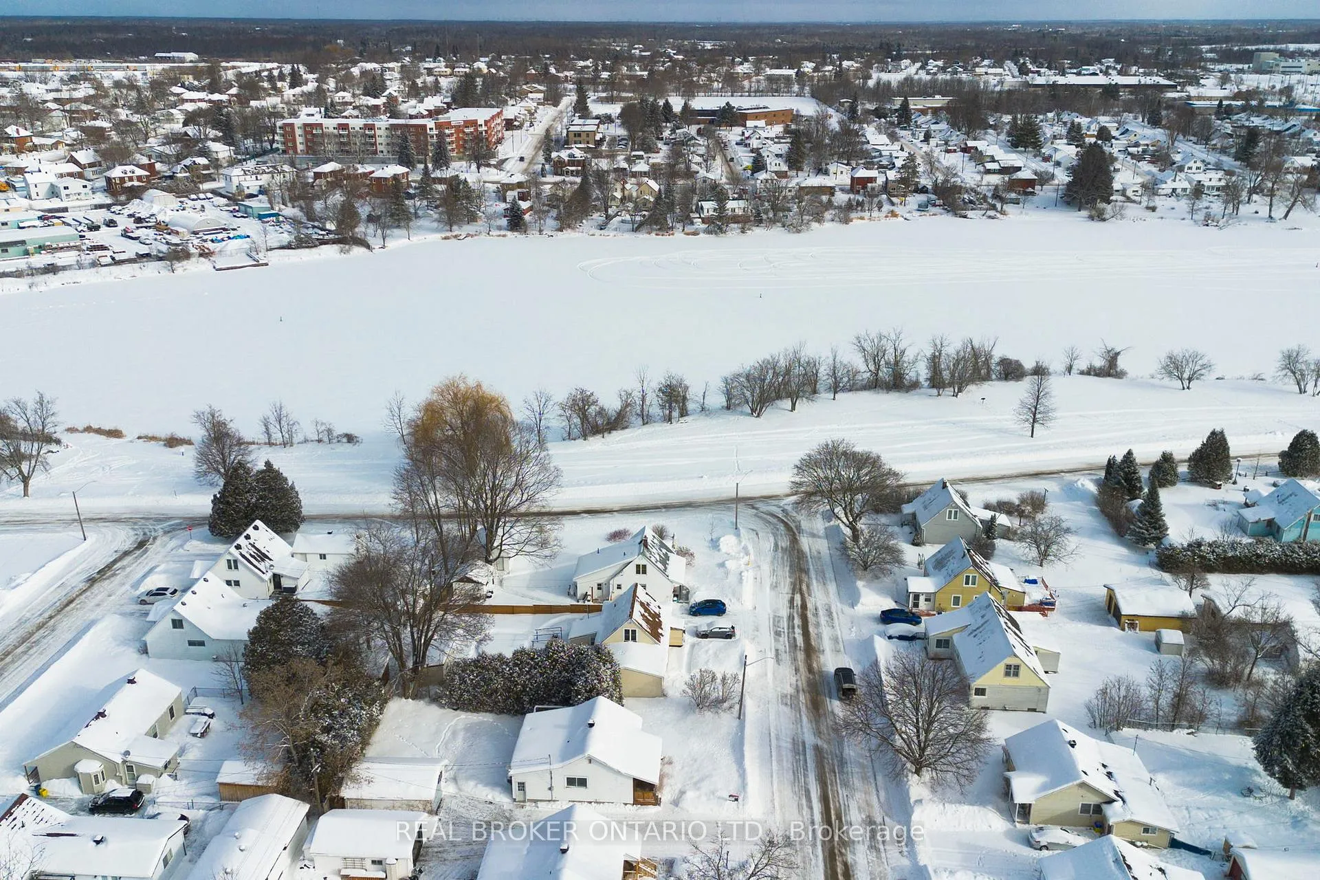 Photo 6 of 47 Pine Street, Smiths Falls — HOMEH