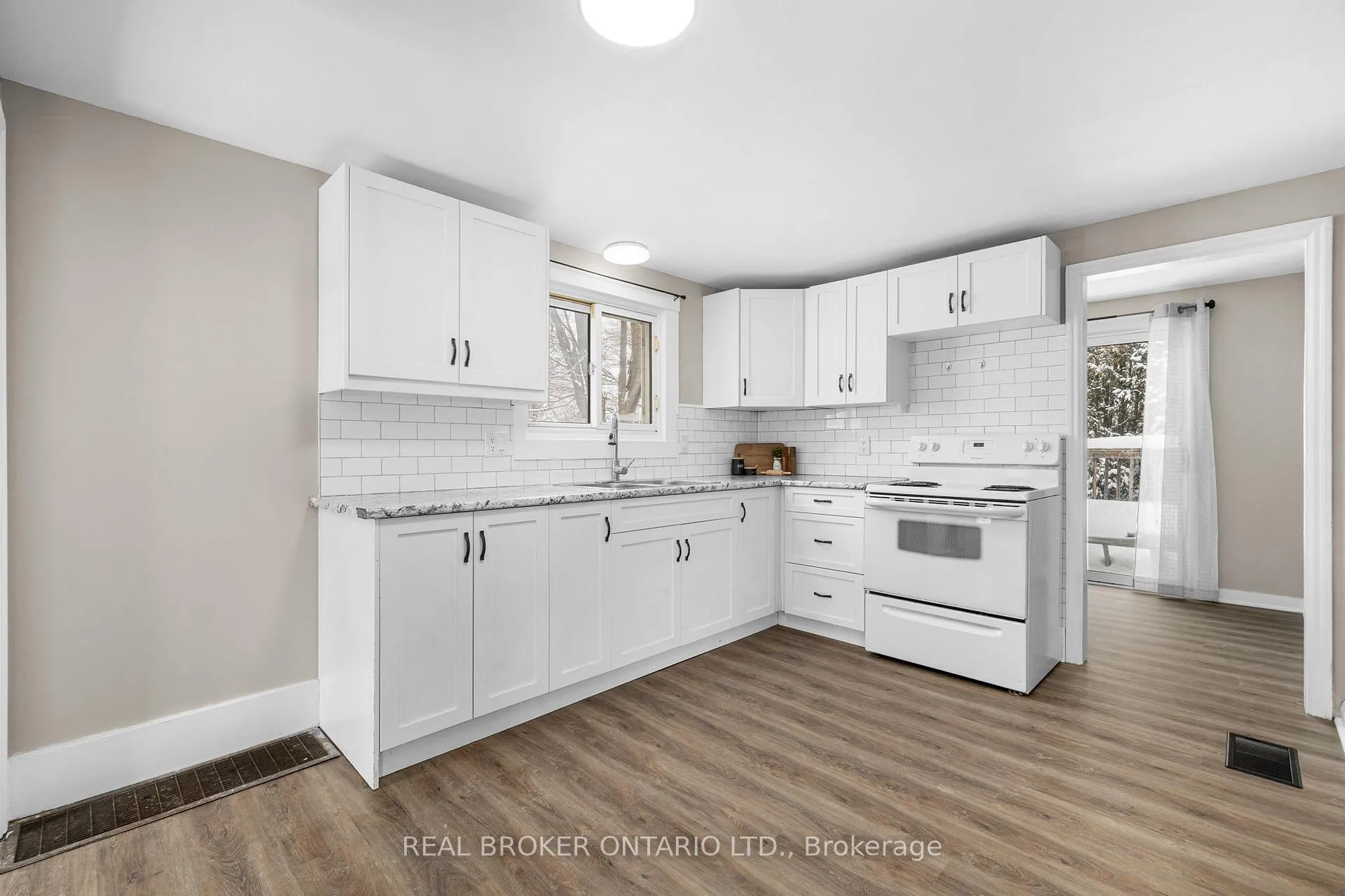 Photo 14 of 47 Pine Street, Smiths Falls — HOMEH