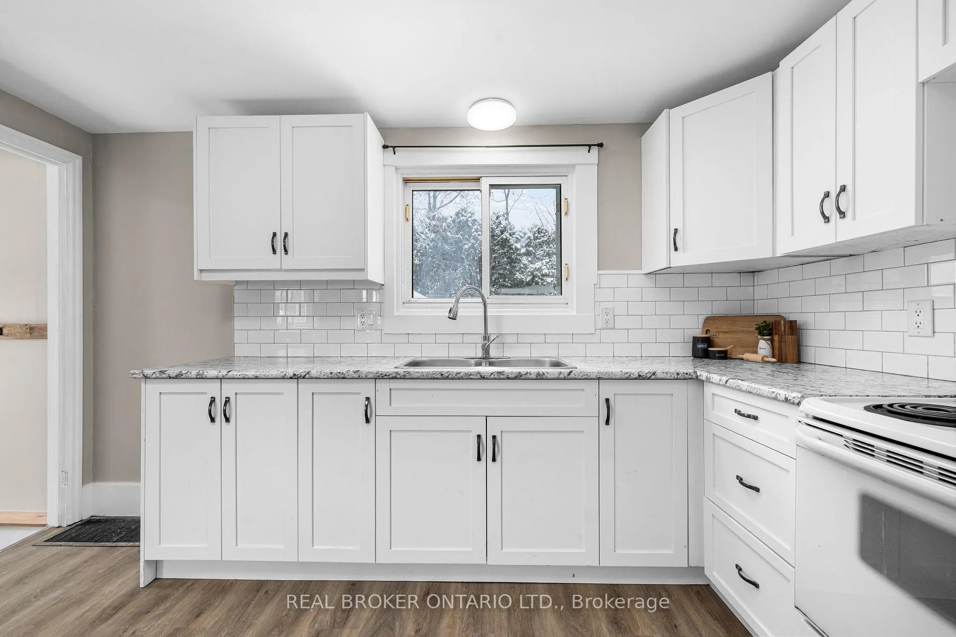 Photo 15 of 47 Pine Street, Smiths Falls — HOMEH