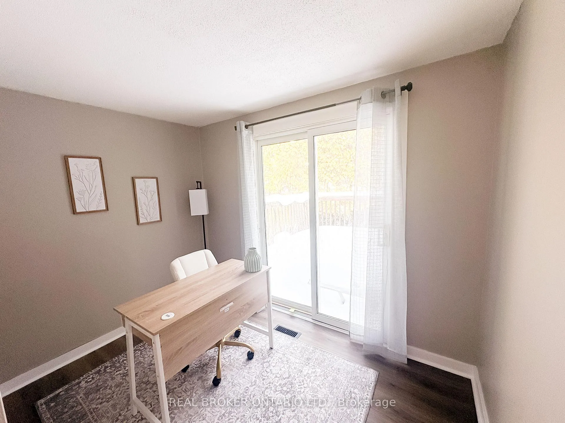 Photo 20 of 47 Pine Street, Smiths Falls — HOMEH
