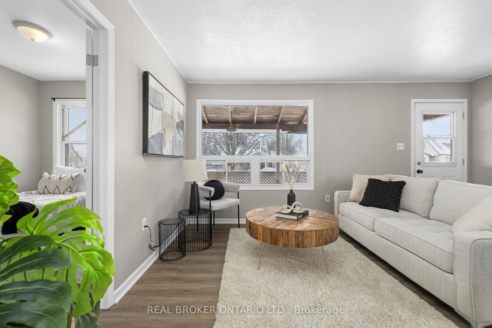Photo 25 of 47 Pine Street, Smiths Falls — HOMEH