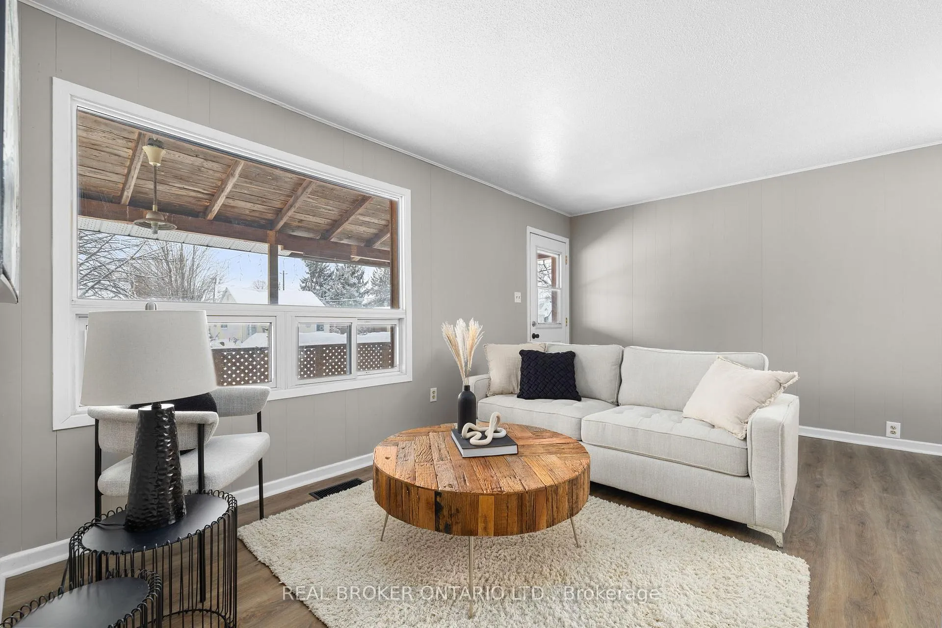Photo 26 of 47 Pine Street, Smiths Falls — HOMEH